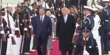Trump va in pista ad accogliere Xi, gesto raro per un presidente Usa