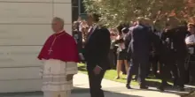 Il Papa alla sede dell&rsquo;Unesco innaffia l&rsquo;ulivo della pace