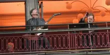 Gli U2 in concerto su un balcone a Dublino per i loro 50 anni