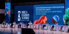 Dai valori al guardaroba: come il BRICS+ Fashion Summit ha esplorato il divario della moda sostenibile