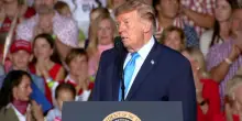 Trump su bombardamenti iraniani: lasciate che si impossessino di L.A