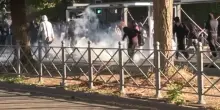 Francia, ministro Geffray: elementi violenti infiltrati tra liceali