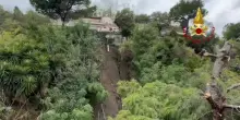 Maltempo a Napoli, 150 interventi Vigili del fuoco per le forti piogge
