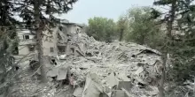 Ucraina, Russia colpisce palazzo a Zaporizhzhia: 12 morti