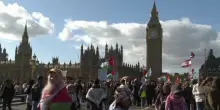 Cortei pro Palestina in tutto il mondo, le immagini da Londra