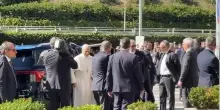 Papa Leone &egrave; giunto al Policlinico Gemelli di Roma