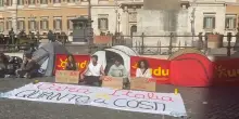 Le tende degli studenti davanti a Montecitorio contro il caro affitti