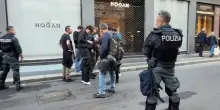 Negozi chiusi e saracinesche abbassate nel quadrilatero della moda
