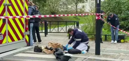 Francia, spara dall&rsquo;auto: un morto e cinque feriti alle porte di Parigi