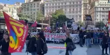 Sciopero, in migliaia a Genova contro il carovita e la guerra