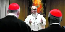 Prevost in preghiera sulla tomba di Bergoglio