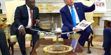 «Genocidio bianco»: imboscata di Trump a Ramaphosa nello Studio ovale