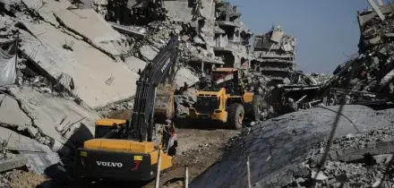 Gaza rimuove da sola le macerie che la soffocano