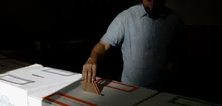 Data del referendum, il governo tenta il blitz poi fa retromarcia