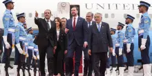 Colloqui e minacce, per riaprire Hormuz &laquo;con o senza di loro&raquo;