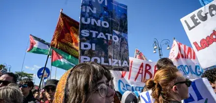 No Kings gioved&igrave; in piazza a Montecitorio: &laquo;Questa volta possiamo fermarli&raquo;