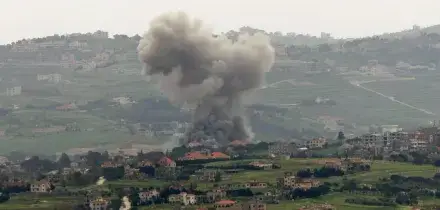 Stragi israeliane nel sud del Libano. Beirut attacca Hezbollah: &laquo;Colpa sua&raquo;