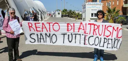 Distopia Ue: in 110 criminalizzati per l&rsquo;aiuto ai cittadini stranieri