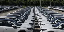 Stellantis si sposta in Cina. Siti italiani senza prospettive