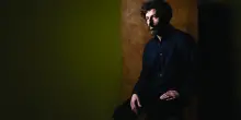 Jos&eacute; Gonz&aacute;lez, la quieta durante la tempesta cantando scenari apocalittici