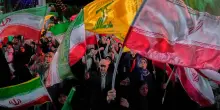 Notte di fuoco tra Iran e Israele. Teheran dice che la guerra costa