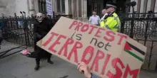 Uk, sentenza choc contro Palestine Action: &laquo;Sfasciare droni &egrave; terrorismo&raquo;