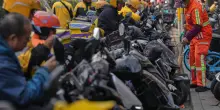In cinque per un solo ordine. Il Dragone ha troppi rider