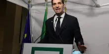 Prima i marchigiani, via i negozi stranieri dal centro