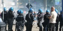 Tifoso ferito da lacrimogeno, la procura di Torino: gravi indizi contro l&rsquo;agente