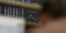 Petrolio da record, su i prezzi: la tassa Trump manda le borse in tilt