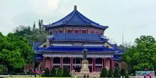 Molto meno comunismo, pi&ugrave; Cina