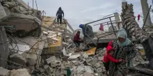 Sotto le macerie di Gaza, il lutto sospeso dei familiari