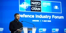 70 miliardi in aiuti militari per Kiev. Ma la tensione transatlantica resta