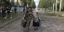 Il ronzio killer dei droni mette tutti  in ginocchio nei viali di Kramatorsk