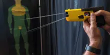Morto di taser, un testimone smentisce i militari