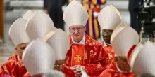 Parolin, le prime parole dopo il Conclave: «Prevost? Mi ha colpito la sua serenità dopo l'elezione»