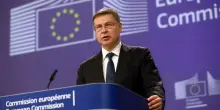 Dazi, l'Ue riduce le stime del Pil nell'Eurozona a 0,9% in 2025. Dombrovskis: «Incertezza a livelli mai visti dal Covid»