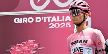 Fiammata rosa a Bormio: Isaac Del Toro mette l'ipoteca sul Giro 2025