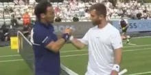 Fognini, gli insulti a Moutet dopo la sconfitta a Stoccarda: «Piccolo maiale, sei una mer**». La furia in un video dopo la stretta di mano