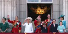 Il principino Louis star del Trooping the colour 2025: il sorriso sdentato e lo show sul balcone di Buckingham Palace