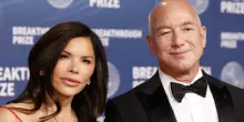 Jeff Bezos e Lauren Sanchez, il matrimonio a Venezia slitta per colpa degli attivisti? «Gli mandiamo la torta nuziale di traverso»