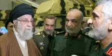 Iran, escalation o accordo? Il dilemma di Khamenei che perde i consiglieri (pronti a scappare)
