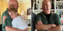 Bruce Willis, le nuove foto inedite pubblicate dalla figlia (ricoperta di critiche): «Ho deciso di mostrarlo perché so lui cosa rappresenta per tutti»