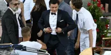 Venezia, sfilata di star a passeggio tra le calli dopo il matrimonio di Bezos: da Orlando Bloom a Sydney Sweeney e Tom Brady, tutti i look