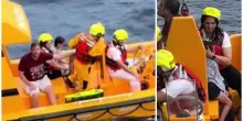 Bambina di 8 anni precipita dalla nave da crociera, il papà si tuffa nell'Oceano e la salva tenendola a galla per venti minuti