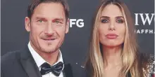 Totti-Blasi, respinta la richiesta della conduttrice tv. &laquo;Indosseranno a turno i Rolex contesi&raquo;. La decisione del tribunale