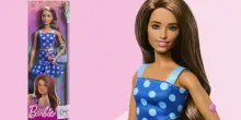 Barbie con il diabete di tipo 1, Mattel lancia la nuova bambola: «Ha l'app per il glucosio e una pompa per l'insulina»