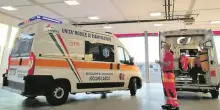 Puglia, decine di pazienti "parcheggiati" in ambulanze sotto al sole. La denuncia: «Mio fratello ha atteso 6 ore una visita»