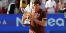 Darderi fa festa, batte De Jong in finale e vince a Baastad il terzo titolo Atp. E intanto Sinner si riposa