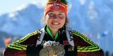 Laura Dahlmeier, morta a 31 anni la due volte campionessa olimpica: è stata travolta da una frana in Pakistan durante un'arrampicata